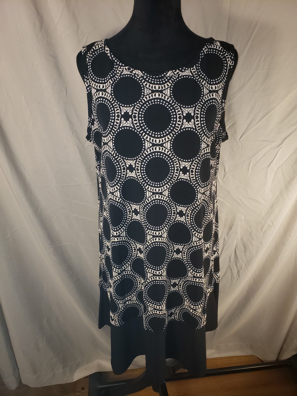 Ronni Nicole Black and White Circular Print Sleeveless Midi Dress - L